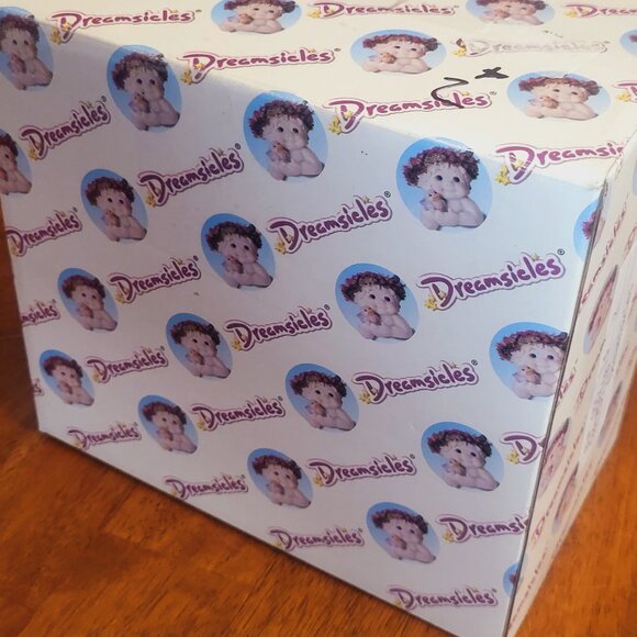 Dreamsicles ~ “Vision of Love ~ Vintage Cherub Figure with Picture Frames ~ NIB - Picture 3 of 5